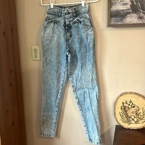 Vintage 80’s Levi’s 900 Series Acid Washed High Waisted Jeans Size 8
